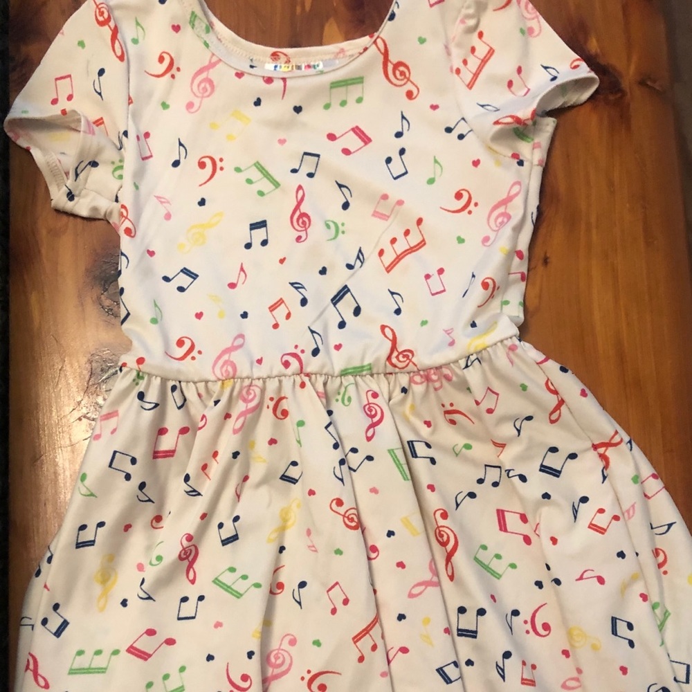 DDS 2T musical nite cap sleeve dress